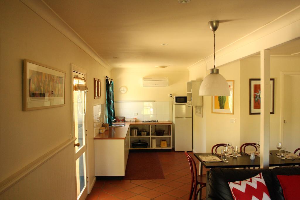 Merrimeet Cottages Bright Habitación foto